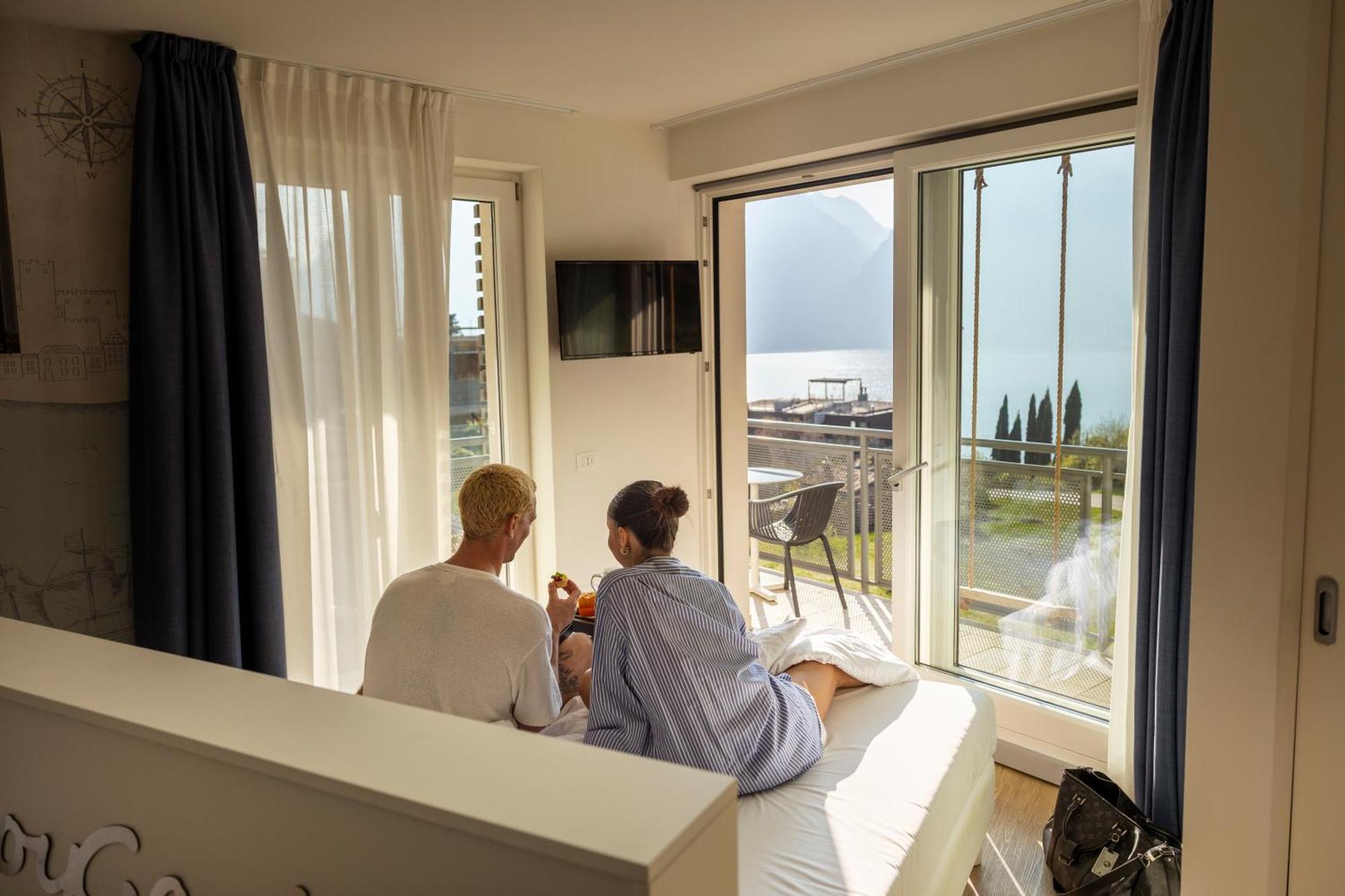 Hi Hotels Torbole - Pool & Spa Torbole Sul Garda Dış mekan fotoğraf