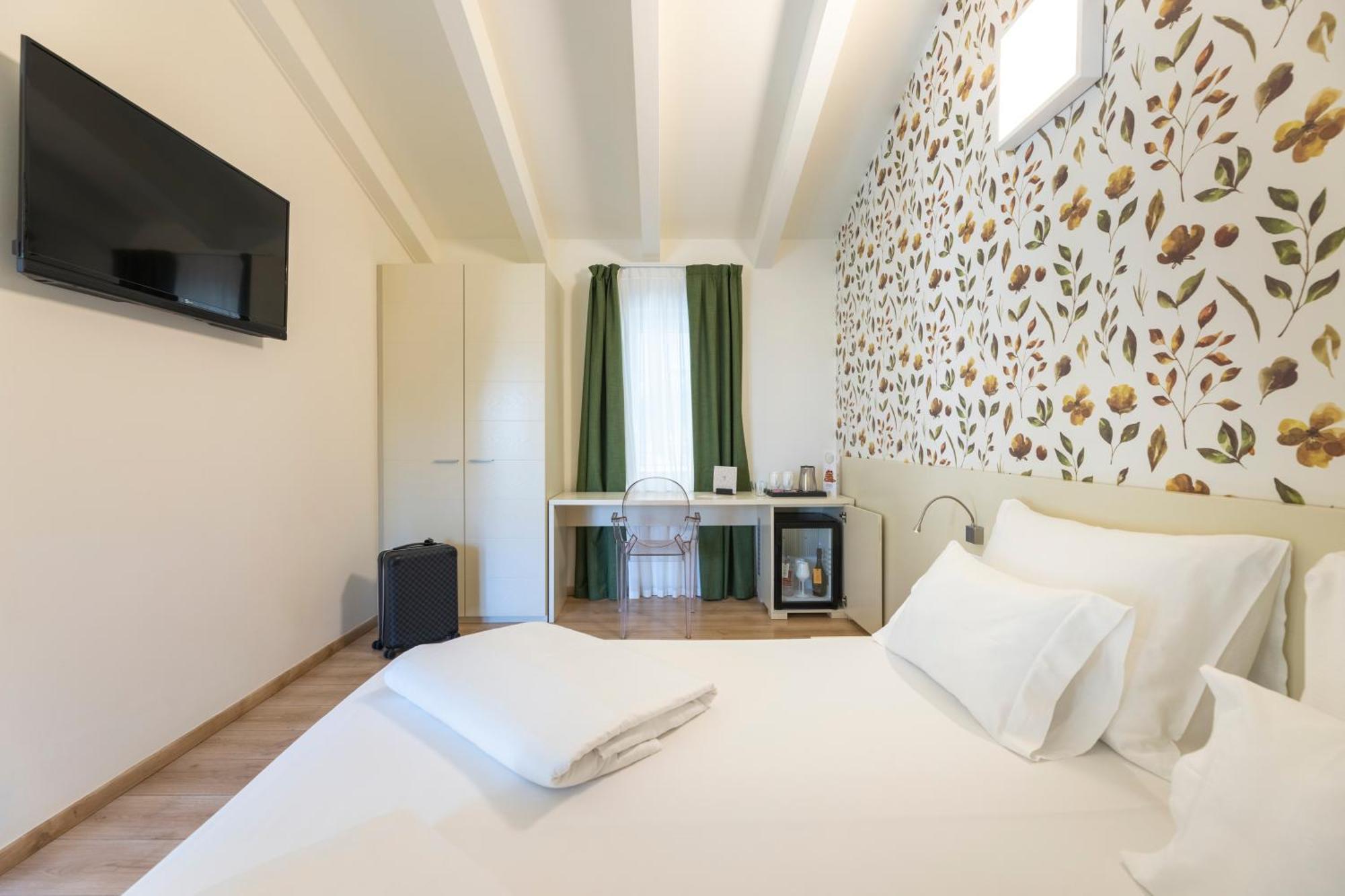Hi Hotels Torbole - Pool & Spa Torbole Sul Garda Dış mekan fotoğraf